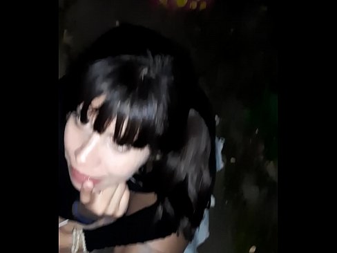 ❤️ Në rrugë penisi i fryrë në këmbim të karamele Porno fb në sq.xxxtophd.ru ❌❤